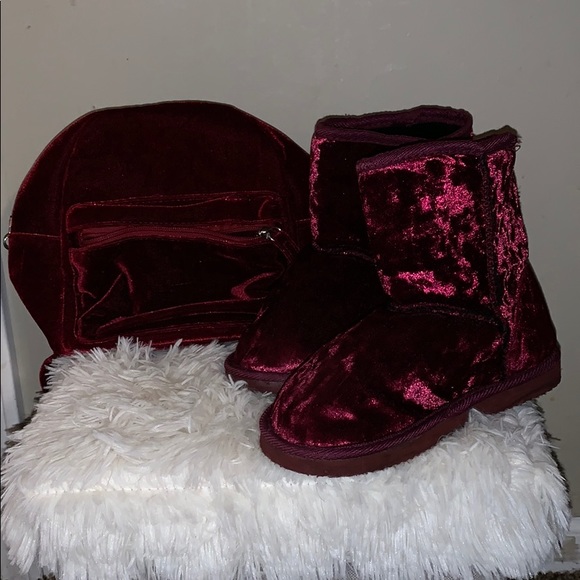 Backpack and heels - Picture 2 of 2